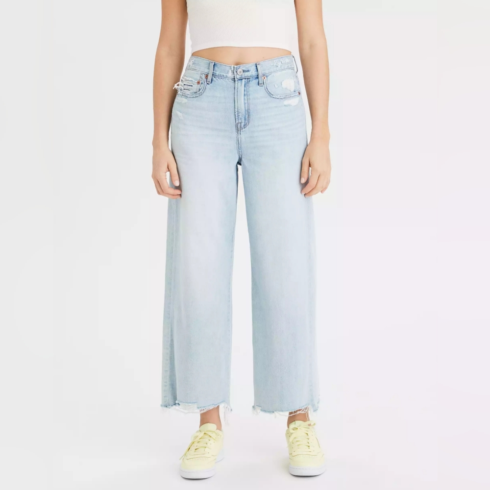 American Eagle Wide Leg Crop Jean Womens 6 Reg Light Blue Frayed Hems Button Fly
